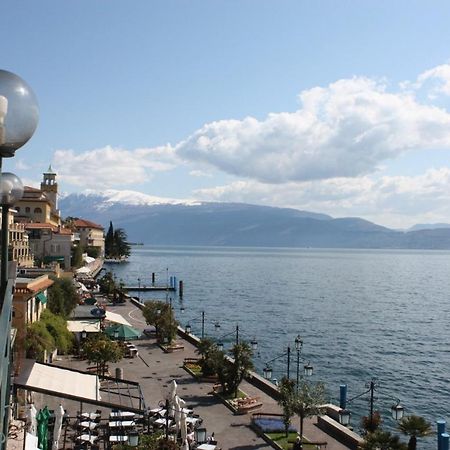 Hotel Diana Gardone Riviera Exterior photo