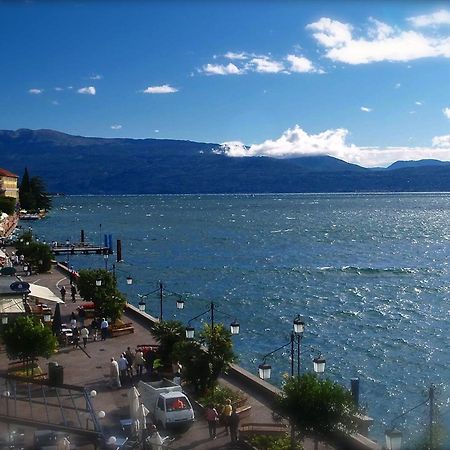 Hotel Diana Gardone Riviera Exterior photo