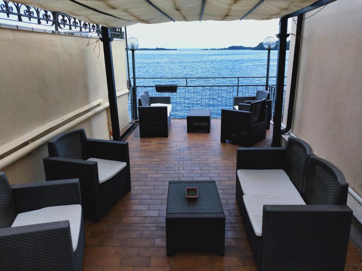 Hotel Diana Gardone Riviera Exterior photo