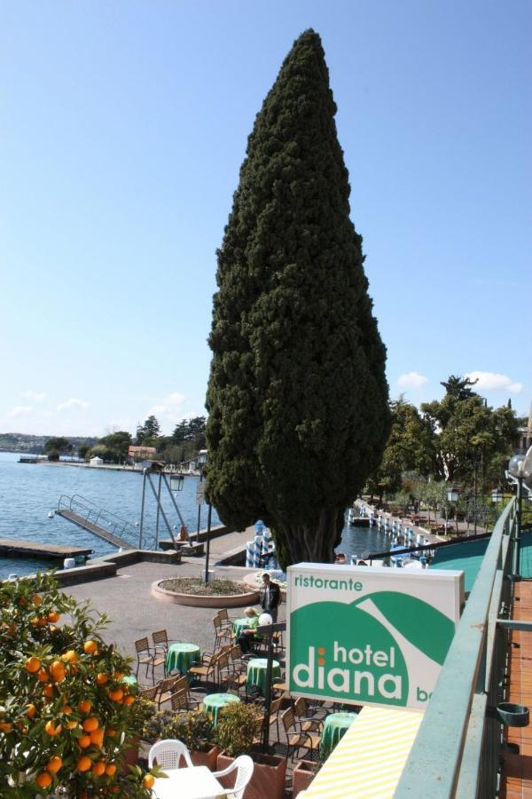 Hotel Diana Gardone Riviera Exterior photo