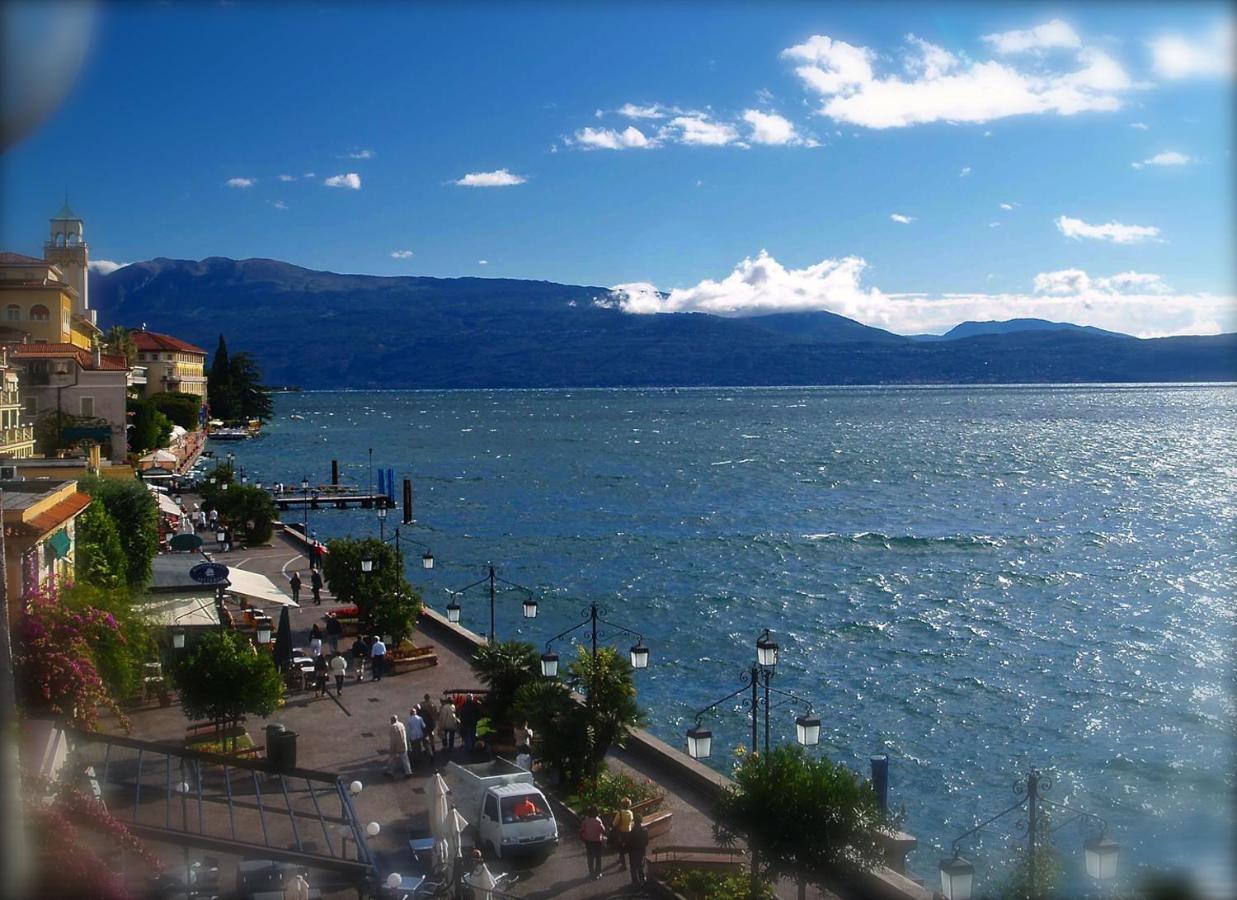 Hotel Diana Gardone Riviera Exterior photo
