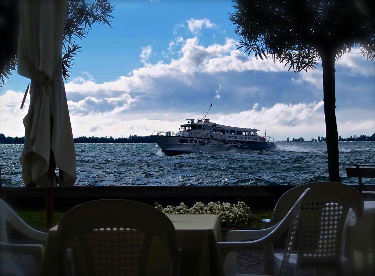 Hotel Diana Gardone Riviera Exterior photo