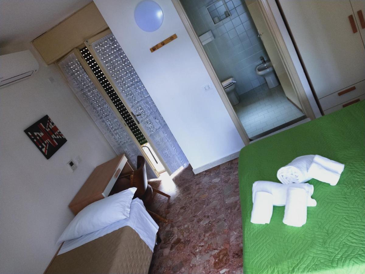Hotel Diana Gardone Riviera Exterior photo